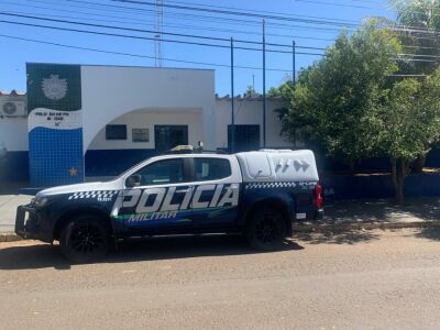 Imagem da notícia Armado com faca, homem é preso após furtos e ameaças em supermercados de Camapuã